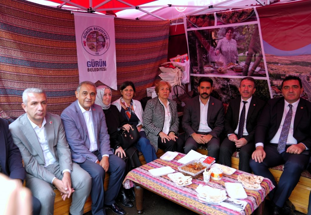 Anadolu'nun Kapısı Ankara'da Açıldı: Keçiören Fatih Stadı'nda Coşkulu Sivas Günleri Başladı! anadoluya acilan kapi sivas gunleri keciorende basladi kecioren.bel .tr 21658 | Gündem Sivas™ Haber