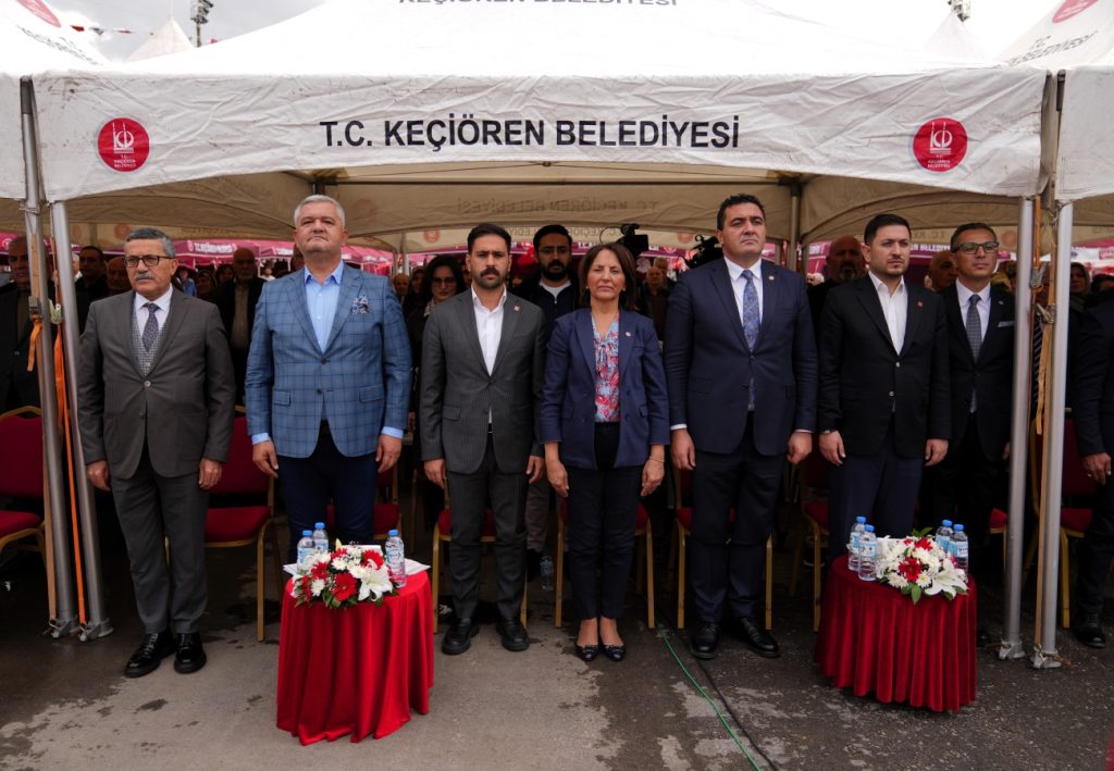 Anadolu'nun Kapısı Ankara'da Açıldı: Keçiören Fatih Stadı'nda Coşkulu Sivas Günleri Başladı! anadoluya acilan kapi sivas gunleri keciorende basladi kecioren.bel .tr 21663 | Gündem Sivas™ Haber