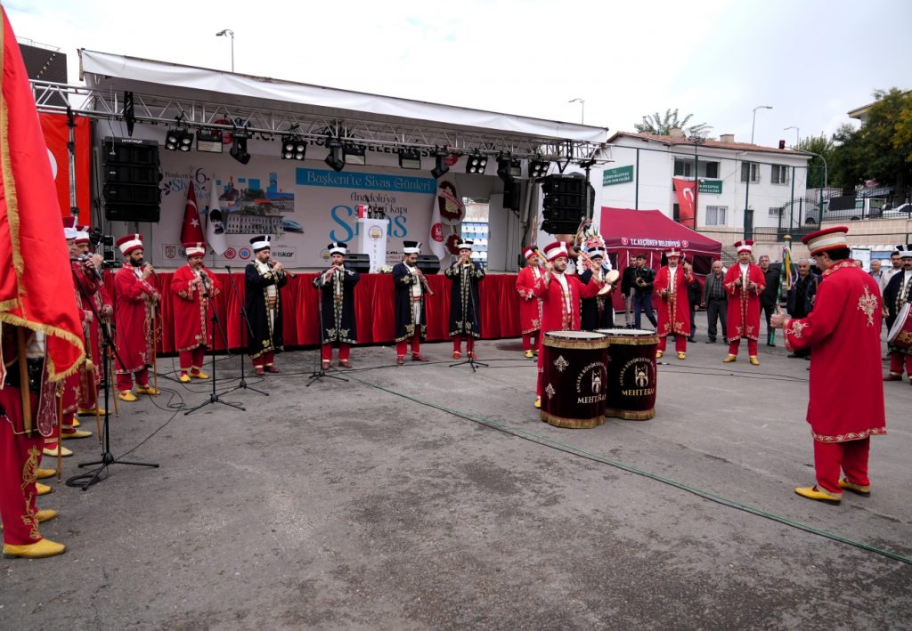 Anadolu'nun Kapısı Ankara'da Açıldı: Keçiören Fatih Stadı'nda Coşkulu Sivas Günleri Başladı! anadoluya acilan kapi sivas gunleri keciorende basladi kecioren.bel .tr 21664 | Gündem Sivas™ Haber
