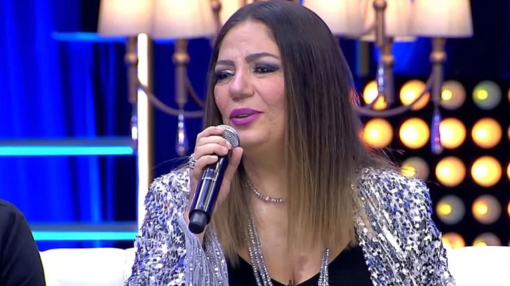 İzel Çeliköz Kimdir? Müzik Kariyeri ve Hayatı