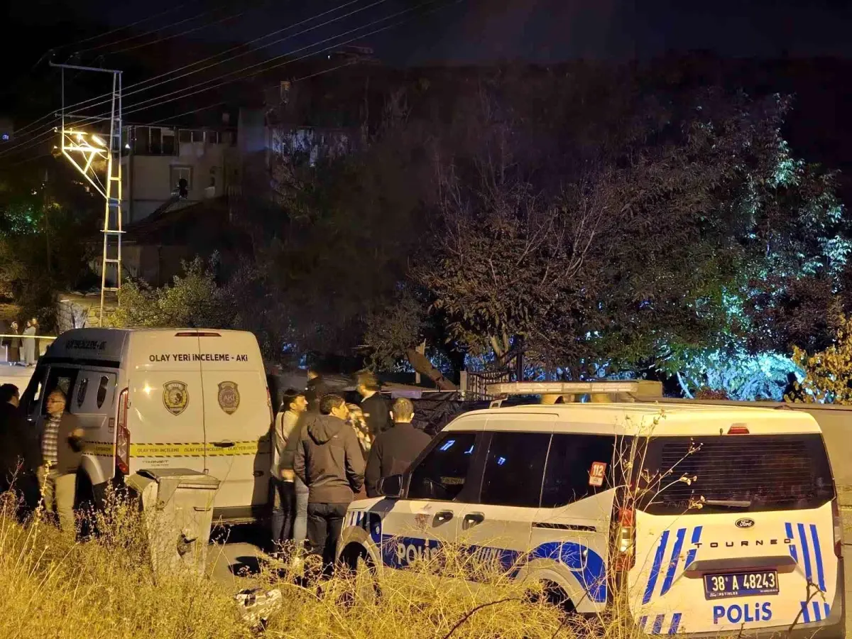 Karı Koca Av Tüfeğiyle Öldürüldü