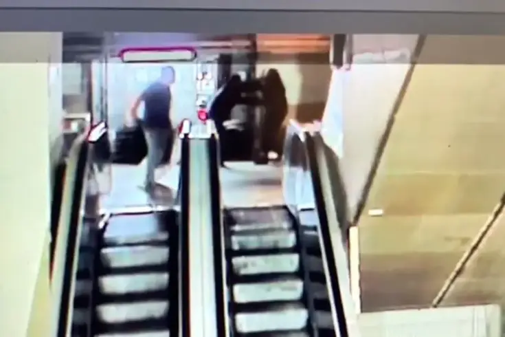 Taksim'de kan donduran cinayet: Para vermeyince bıçaklandı Taksim’de kan donduran cinayet: Para vermeyince bıçaklandı