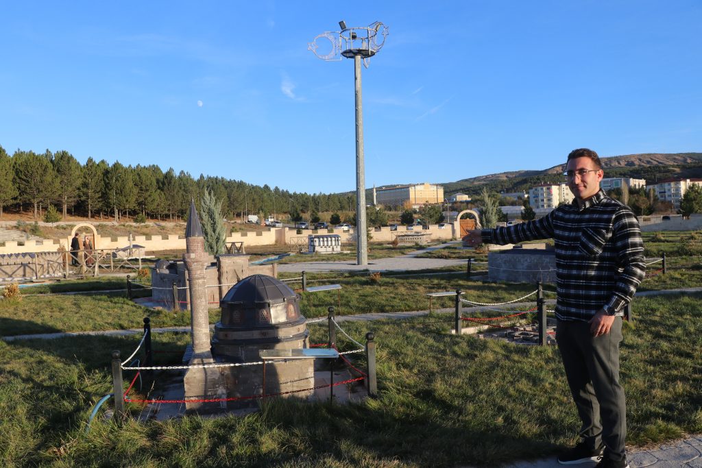 Gökmedrese'den Divriği Ulu Cami'ye: Sivas'ın Kalbi Burada Atıyor AW571826 03 | Gündem Sivas™ Haber