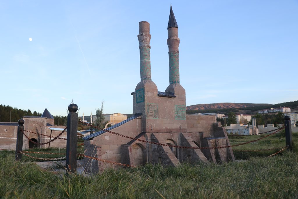 Gökmedrese'den Divriği Ulu Cami'ye: Sivas'ın Kalbi Burada Atıyor AW571826 09 | Gündem Sivas™ Haber