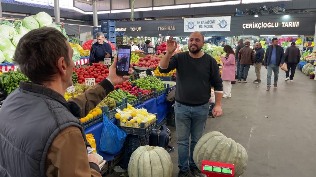 Sivas'tan Dev Bal Kabağı Haberi: 60 Kilogramlık Rekor Ürün Göz Kamaştırdı AW572544 07 | Gündem Sivas™ Haber