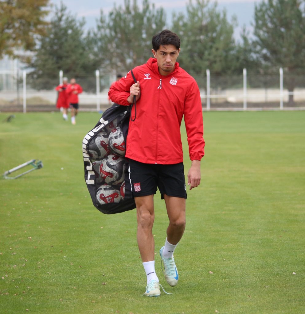 Özbelsan Sivasspor'da Manisa FK Maçı Öncesi Kritik Açıklamalar: "Bu Maç Final Niteliğinde" AW572778 03 | Gündem Sivas™ Haber