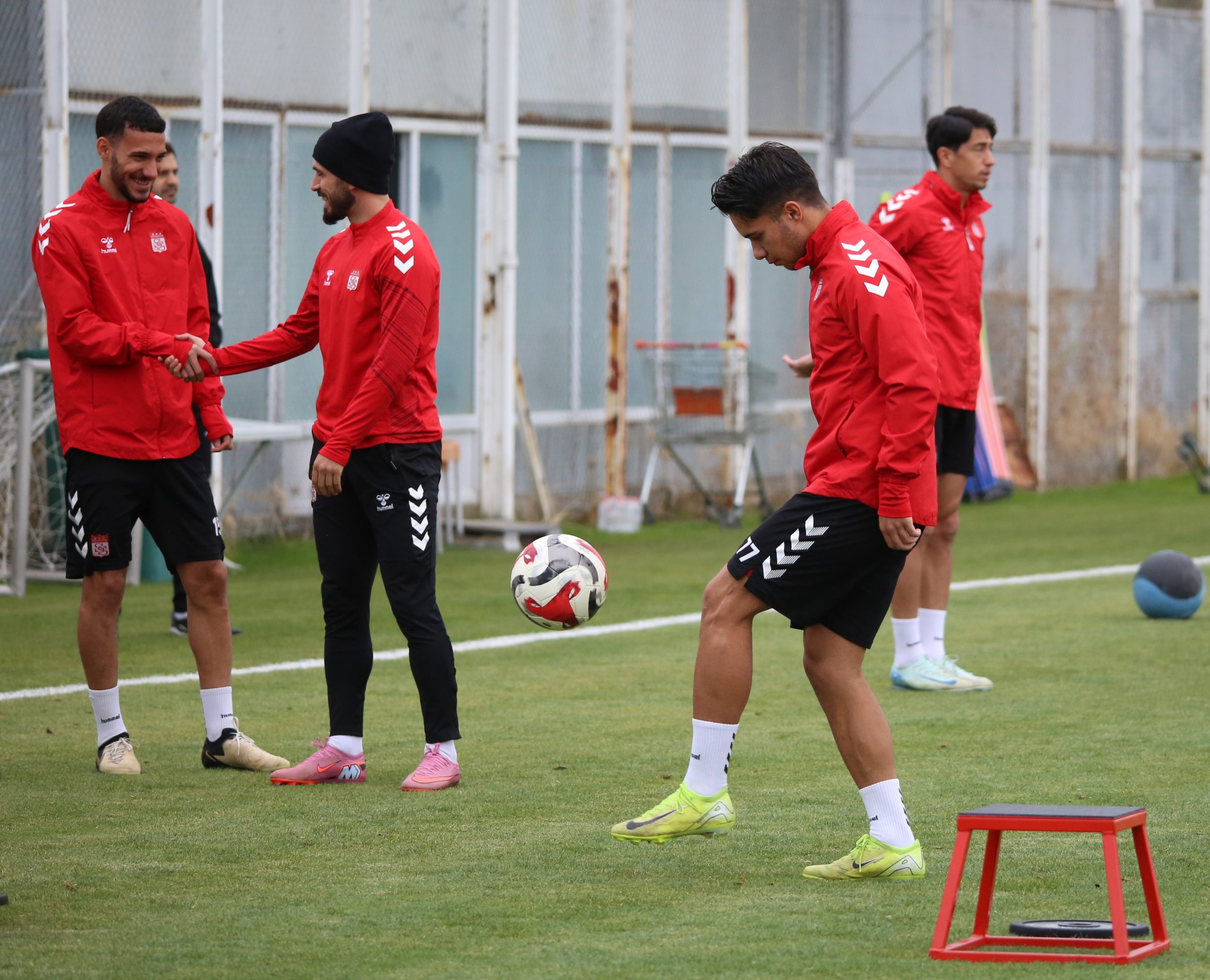 Özbelsan Sivasspor'da Manisa FK Maçı Öncesi Kritik Açıklamalar: "Bu Maç Final Niteliğinde"