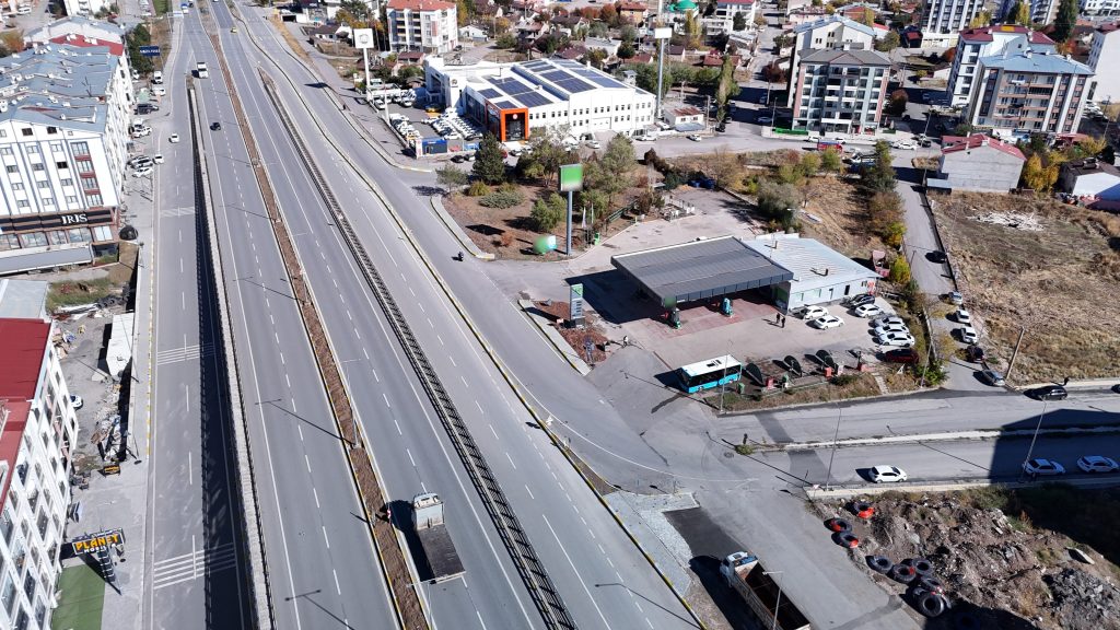 Sivas Viyadük Mağdurları: "Umutlar Uçan Araçlara Kaldı!" AW573280 01 | Gündem Sivas™ Haber