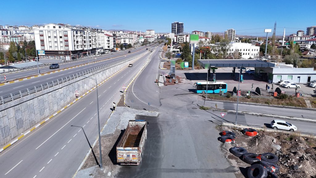 Sivas Viyadük Mağdurları: "Umutlar Uçan Araçlara Kaldı!" AW573280 04 1 | Gündem Sivas™ Haber