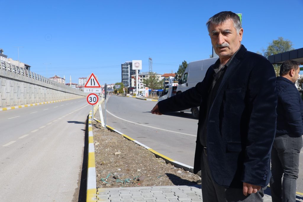 Sivas Viyadük Mağdurları: "Umutlar Uçan Araçlara Kaldı!" AW573280 07 | Gündem Sivas™ Haber