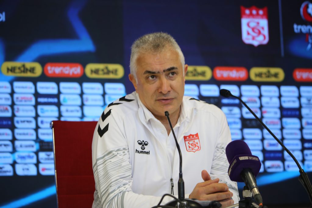 Sivasspor Teknik Direktörü Mehmet Altıparmak: Manisa FK Galibiyeti Sonrası Hedef Büyüttü