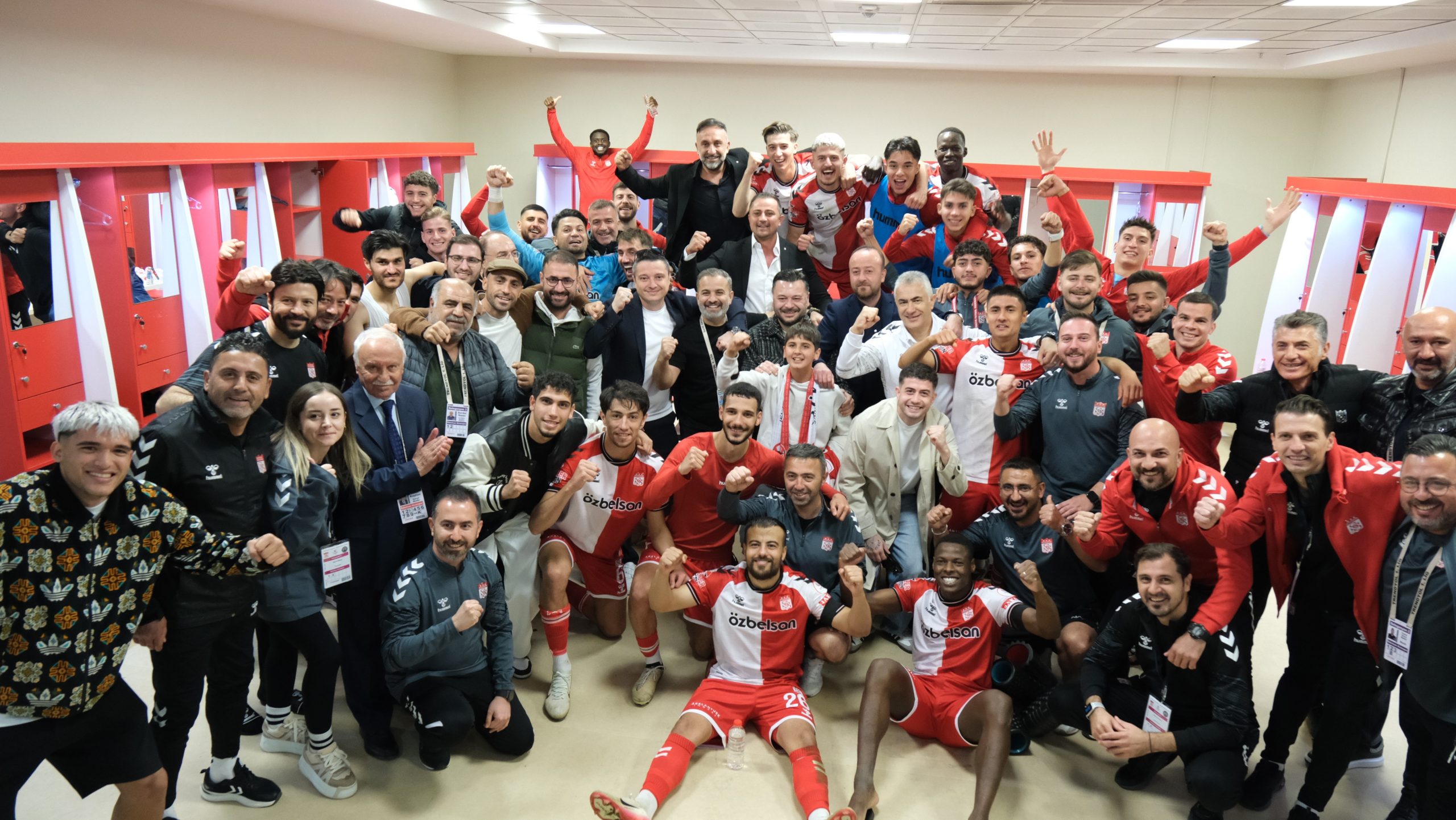 Trendyol 1. Lig'de Nefes Kesen Galibiyet: Sivasspor, Manisa FK'yı Devirdi!