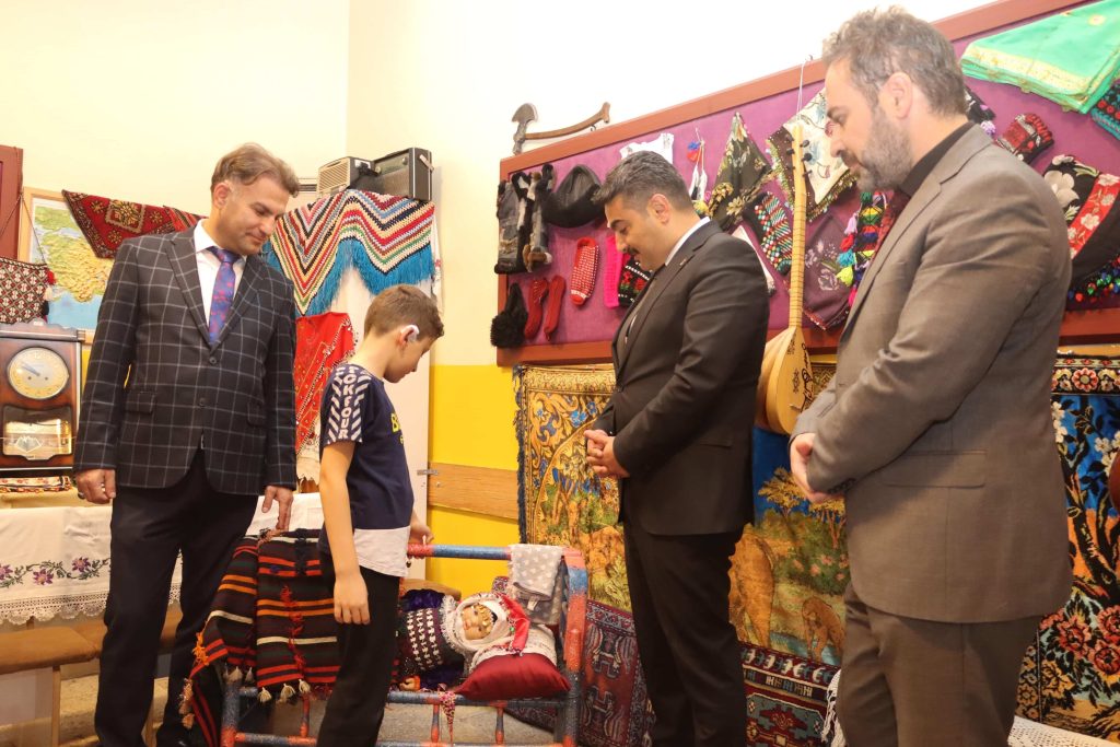 Sivas'a Değer Projesi: Milli Kültürümüz ve Biz Etkinliği Gönülleri Fethetti AW577805 01 | Gündem Sivas™ Haber