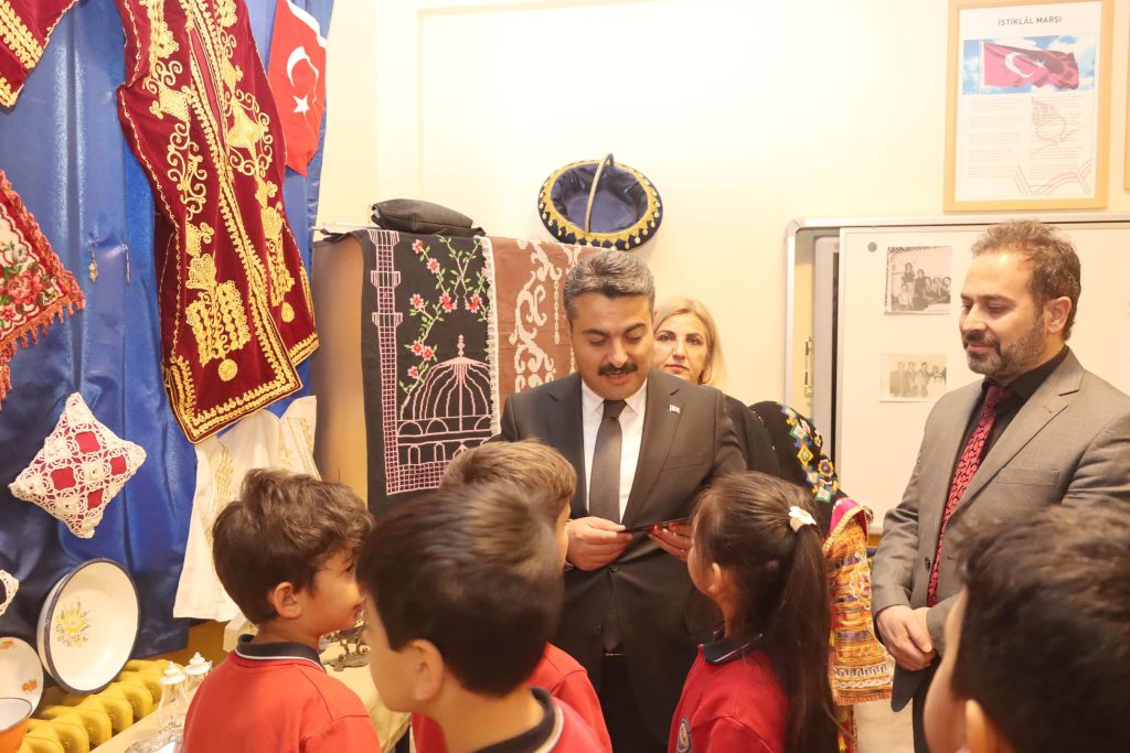 Sivas’a Değer Projesi: Milli Kültürümüz ve Biz Etkinliği Gönülleri Fethetti