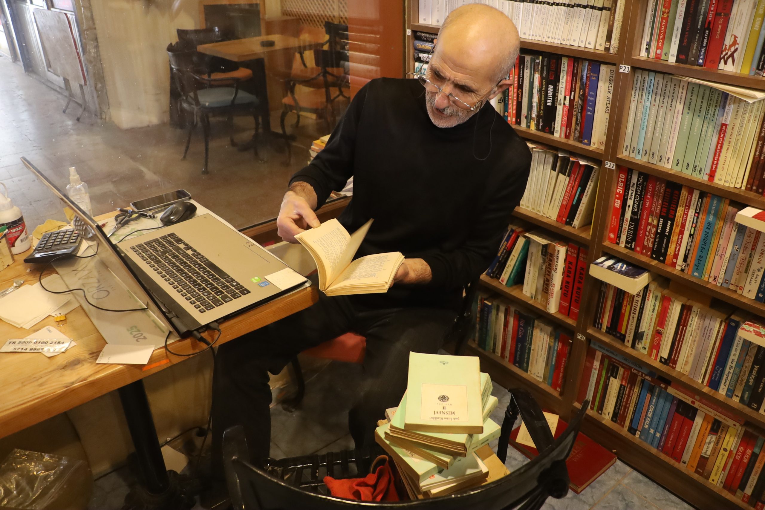 Kuşaktan Kuşağa Duygu ve Bilgi Aktarımı: İkinci El Kitaplardaki Gizemli Notların Büyüsü