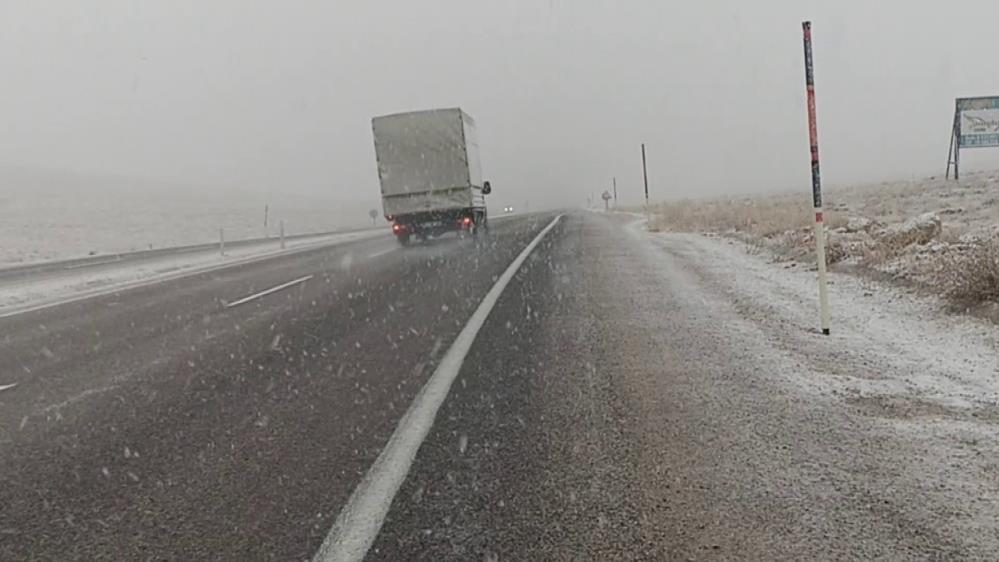 Sivas Valiliği’nden Kritik Kar Yağışı Uyarısı: Kapanan Yollar ve Son Durum