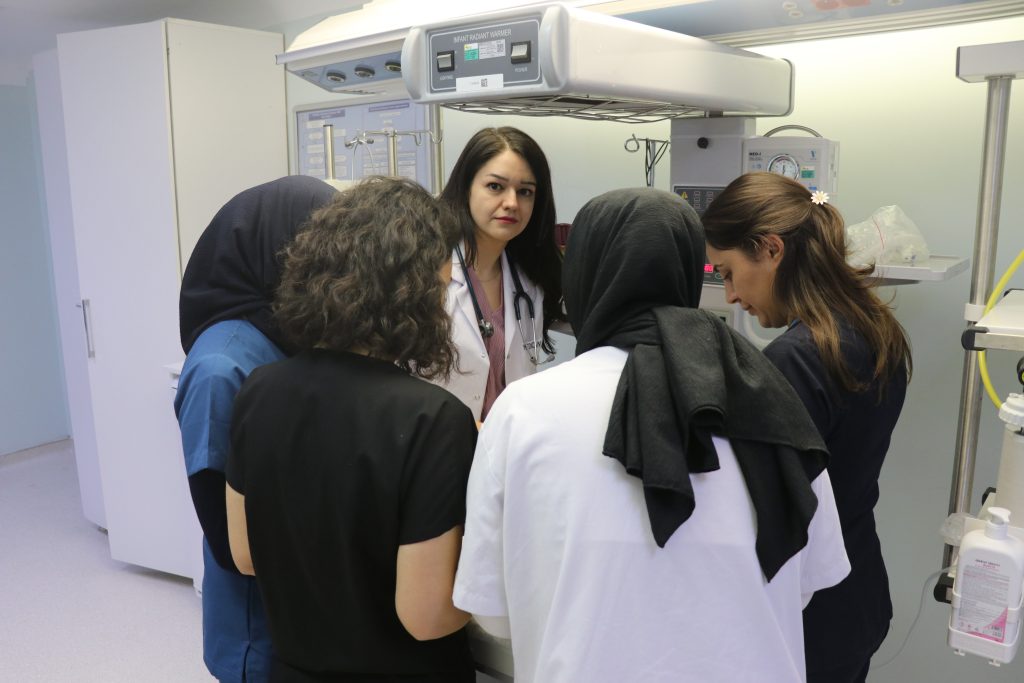 Prematüre Bebekler: Yaşam Mücadelesinde Kritik Haftalar ve Farkındalık Prematüre Bebekler: Yaşam Mücadelesinde Kritik Haftalar ve Farkındalık