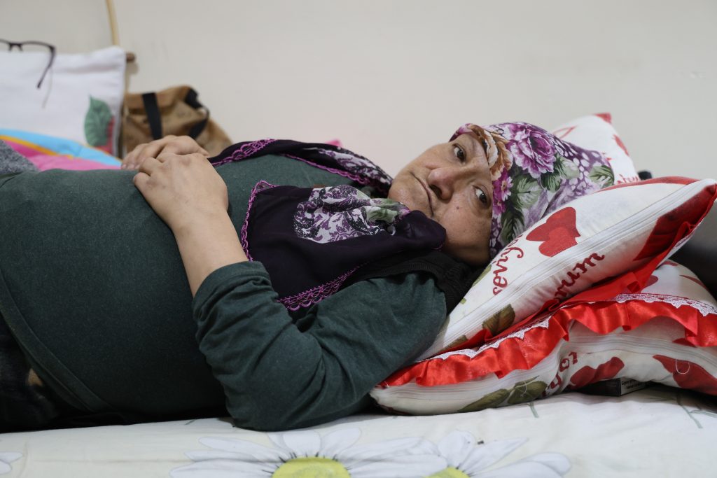 Yatağa Bağımlı Kadının Dramı: Sivas'ta Tedavi Parası Dolandırıcılığı Yatağa Bağımlı Kadının Dramı: Sivas’ta Tedavi Parası Dolandırıcılığı