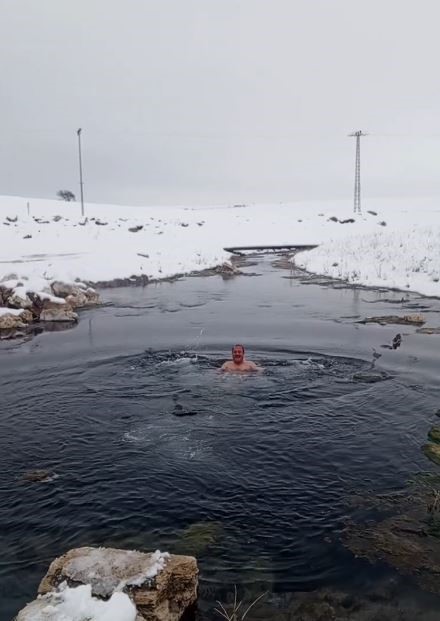 Sivas'ta Kışın Buz Kesen Macera: Kerem Okyay'dan 13 Derece Tuzlu Suda Şoklama Deneyimi! Sivas’ta Kışın Buz Kesen Macera: Kerem Okyay’dan 13 Derece Tuzlu Suda Şoklama Deneyimi!