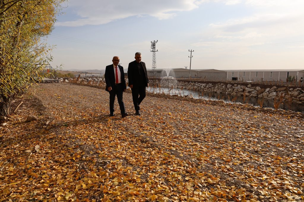 Sivas 1. OSB'den Çevreye Devasa Yatırım: Binlerce Fidan ve 2 Yıl Sonra Balıkçılık Şöleni! AW583855 02 | Gündem Sivas™ Haber