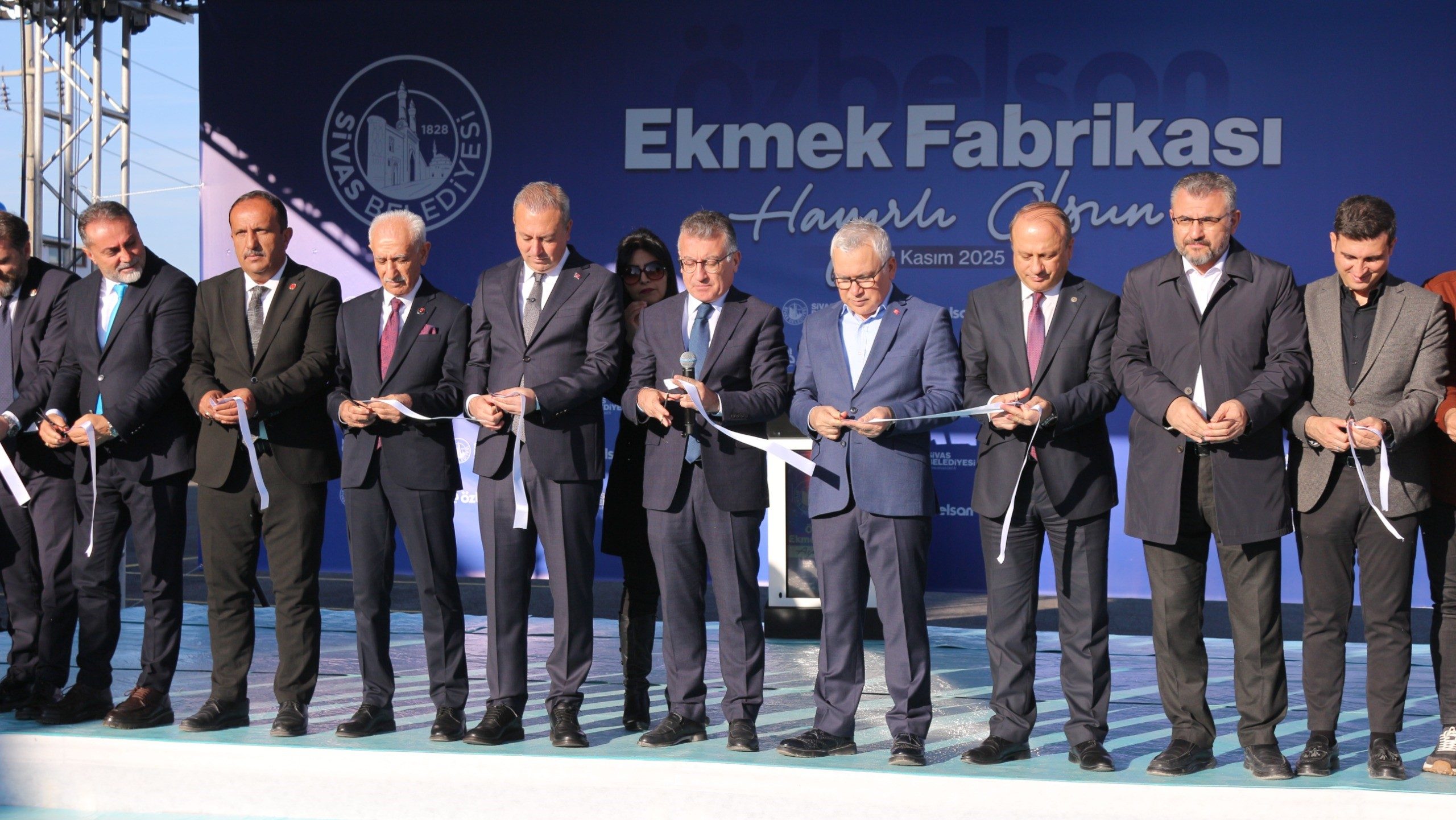 Sivas Belediyesi Yeni Ekmek Fabrikası Açıldı: Günde 192 Bin Ekmek Üretilecek AW584737 05 edited | Gündem Sivas™ Haber