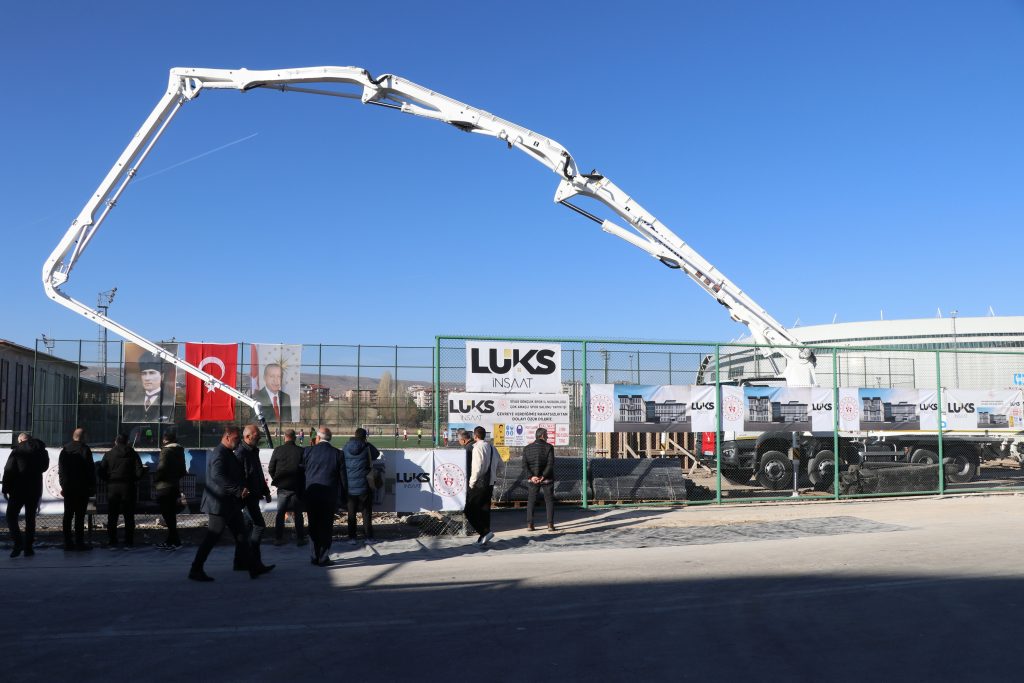 Gençlik ve Spor Bakanı Osman Aşkın Bak'tan Sivas'a Dev Yatırım Müjdesi: Türkiye Bir Spor Devrimi Yaşıyor! AW585166 04 | Gündem Sivas™ Haber