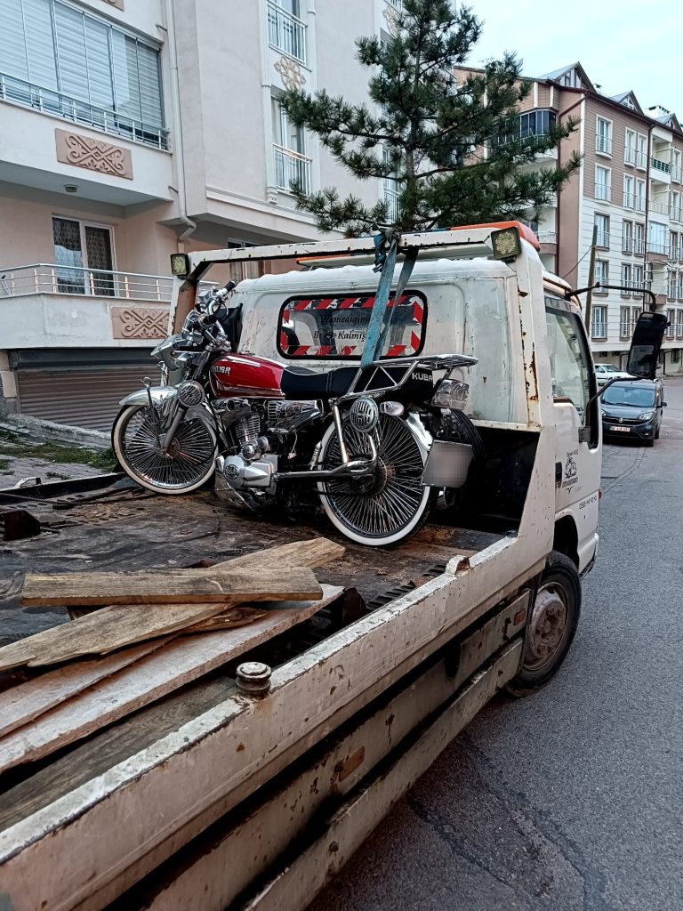 Sivas’ta Gürültülü Drift Yapan Motosiklet Sürücüsüne Büyük Ceza: 3.972 TL!