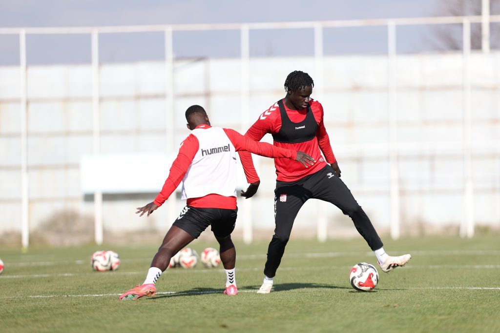 Özbelsan Sivasspor'dan Boluspor Maçı Hazırlıklarına Tam Gaz Devam AW587513 01 | Gündem Sivas™ Haber