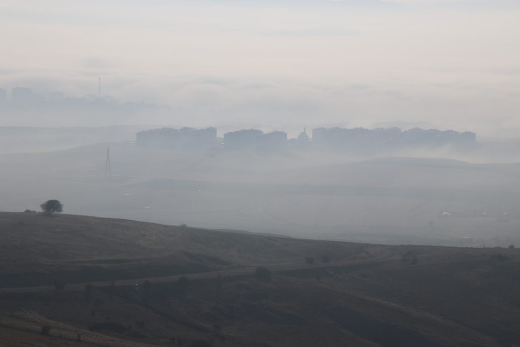 Sivas'ta Yoğun Sis Büyüledi: Kartpostallık Manzaralar Ortaya Çıktı AW587931 04 | Gündem Sivas™ Haber