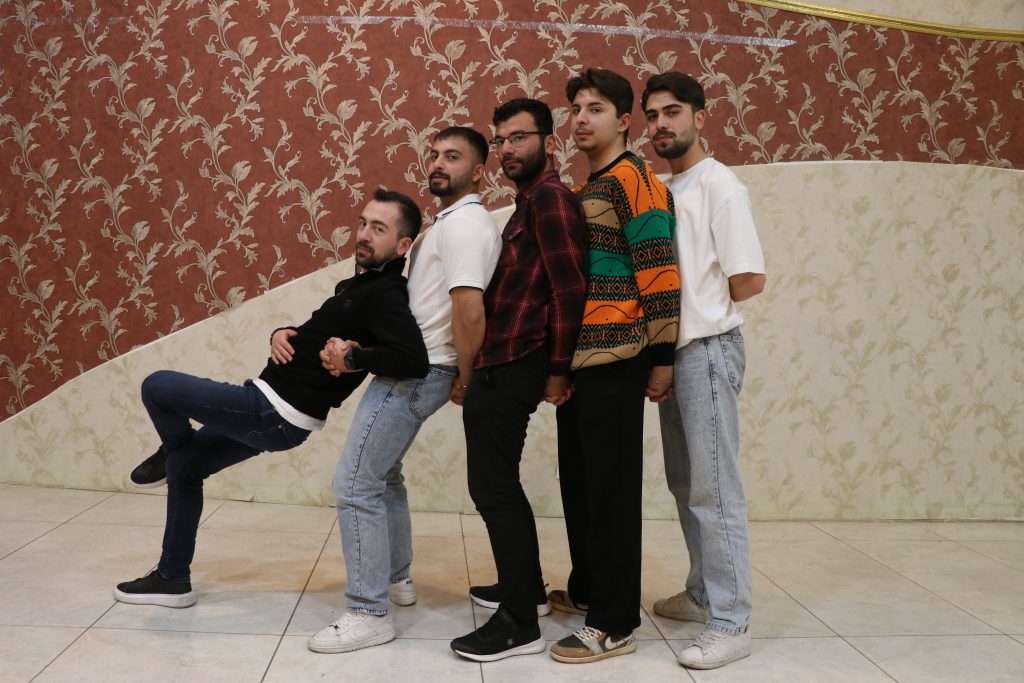 Sivas Ağırlama Halayı Tartışması: Kültürel Miras Yanlış mı Oynanıyor? AW588076 02 | Gündem Sivas™ Haber