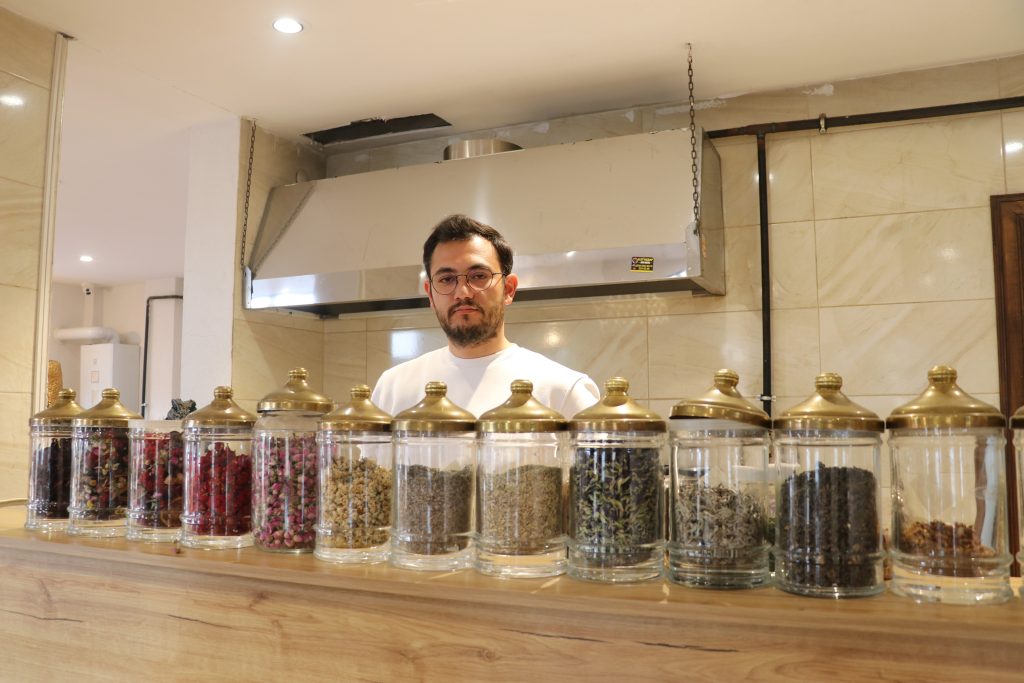 Sivas'ın Gündemi: 50 Çeşit Eşsiz Bitki Çayıyla Kışa Şifa ve Lezzet AW589741 03 | Gündem Sivas™ Haber