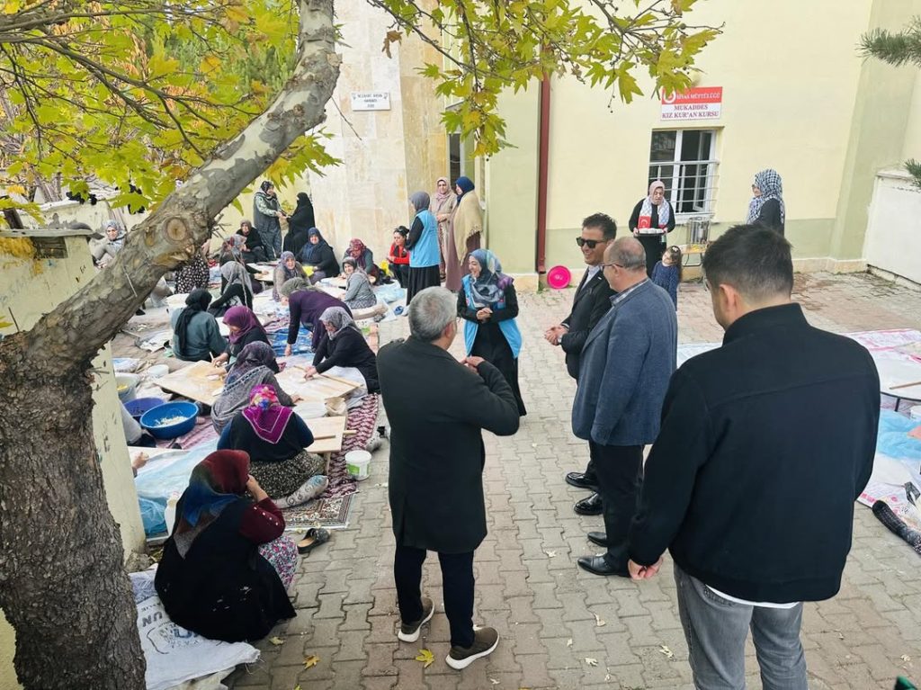 Sivas'tan Filistin'e Destek Çığ Gibi Büyüyor! Gazzeye Hayir Carsisi Programina KatildikSivas Il Muftulugu Mukaddes Kuran Kursu tarafindan 1 | Gündem Sivas™ Haber