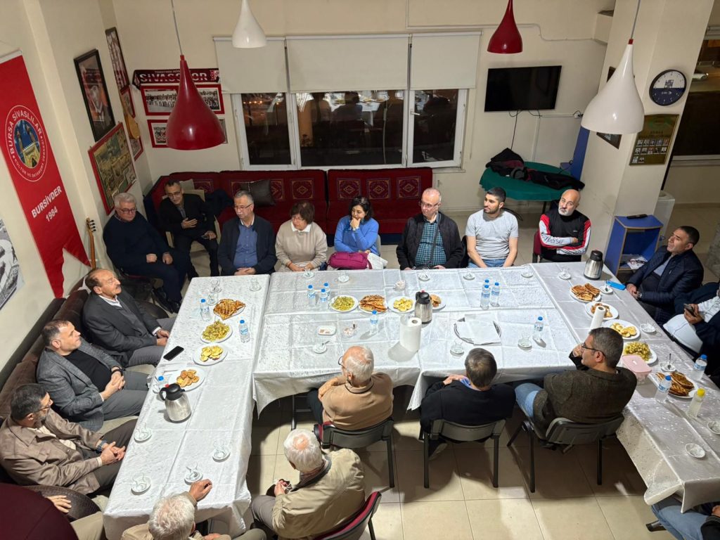 Bursa'da "Selçuklu'dan Osmanlı'ya Günümüze: Divriği ve Sivas" Sohbeti Bursa’da “Selçuklu’dan Osmanlı’ya Günümüze: Divriği ve Sivas” Sohbeti