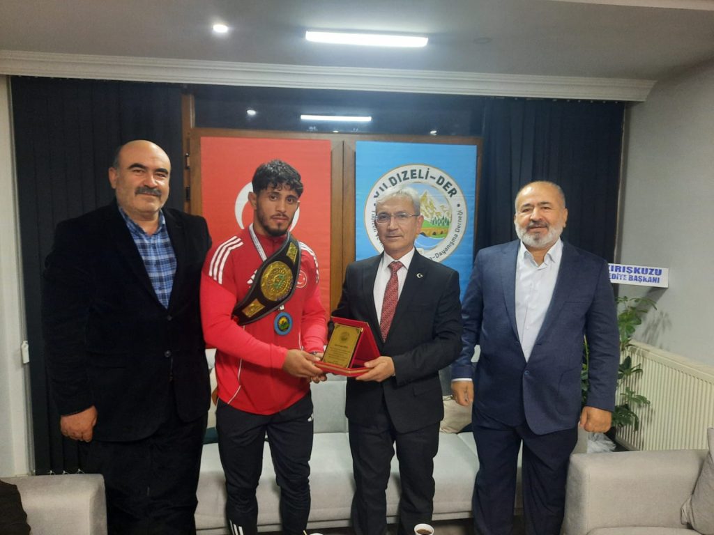 Sivas Yıldızeli'nin Gururu: Dünya Şampiyonu Coşkun Keleş'e Altın Ödülü Sivas Yıldızeli’nin Gururu: Dünya Şampiyonu Coşkun Keleş’e Altın Ödülü