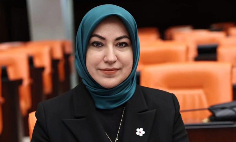 Rukiye Toy’dan Yeni Yıl Mesajı: “2026 Daha Huzurlu, Daha Bereketli Bir Yıl Olsun” AK Parti Milletvekili Rukiye Toy 2 | Gündem Sivas™ Haber