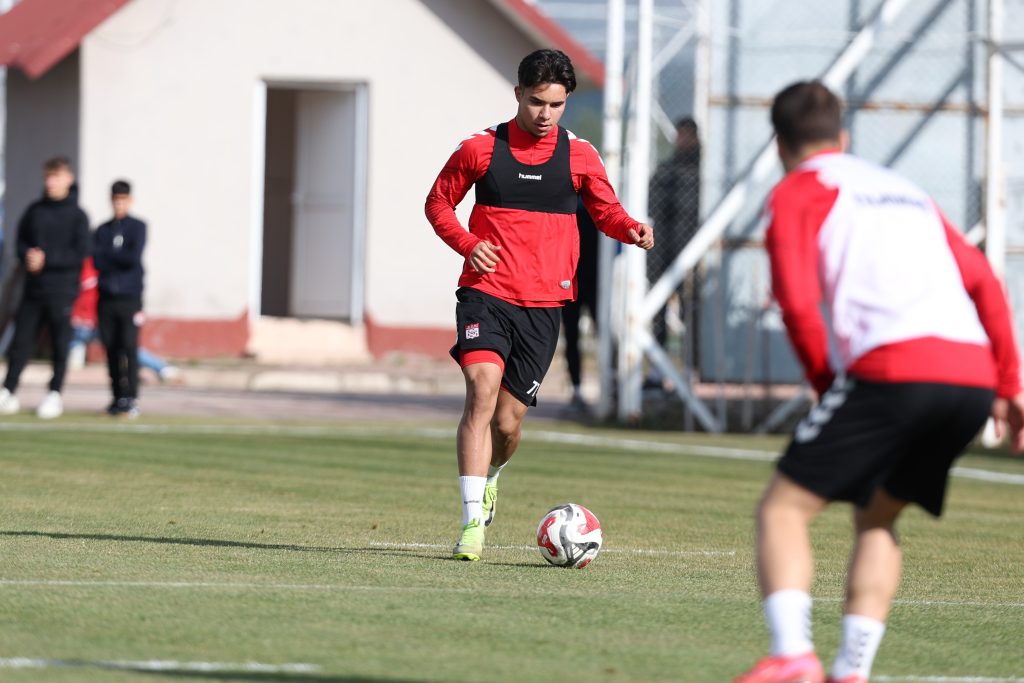 Özbelsan Sivasspor - Aliağa FK Maçı Hazırlıkları Başladı AW590695 04 | Gündem Sivas™ Haber