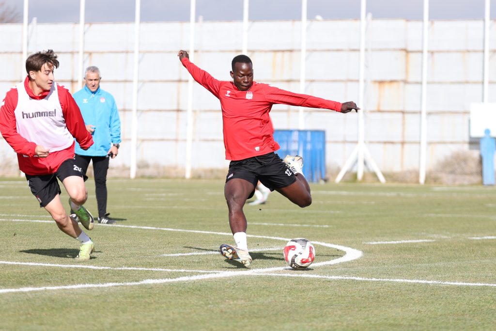 Özbelsan Sivasspor - Aliağa FK Maçı Hazırlıkları Başladı AW590695 05 | Gündem Sivas™ Haber