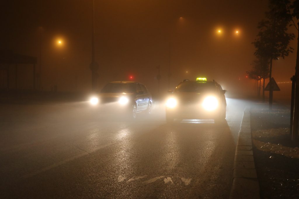 Sivas'ta Yoğun Sis ve Ayaz Alarmı: Görüş Mesafesi 10 Metreye Düştü AW591524 01 | Gündem Sivas™ Haber