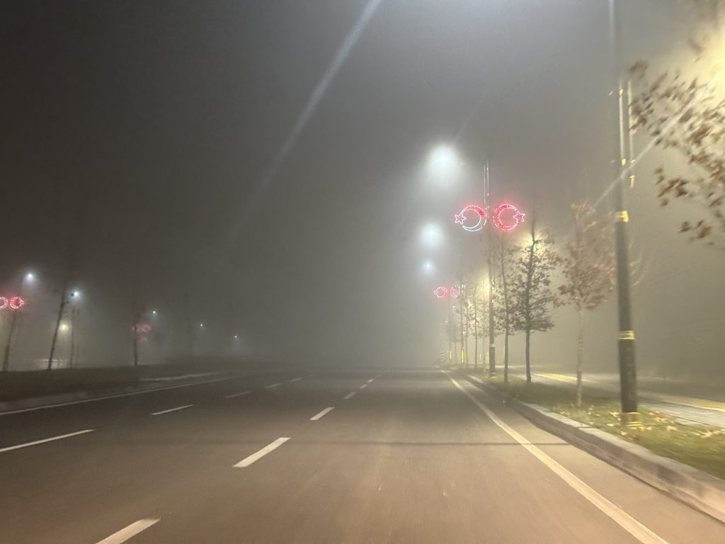 Sivas'ta Yoğun Sis ve Ayaz Alarmı: Görüş Mesafesi 10 Metreye Düştü AW591524 07 | Gündem Sivas™ Haber