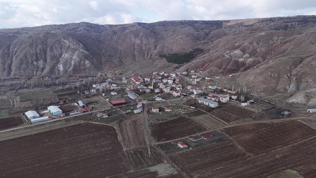 Sivas Çukurbelen Köyü'nde Bozkırı Yeşerten Dostluk: 20 Yılda 3 Bin Ağaçlık Bir Miras AW591706 04 | Gündem Sivas™ Haber