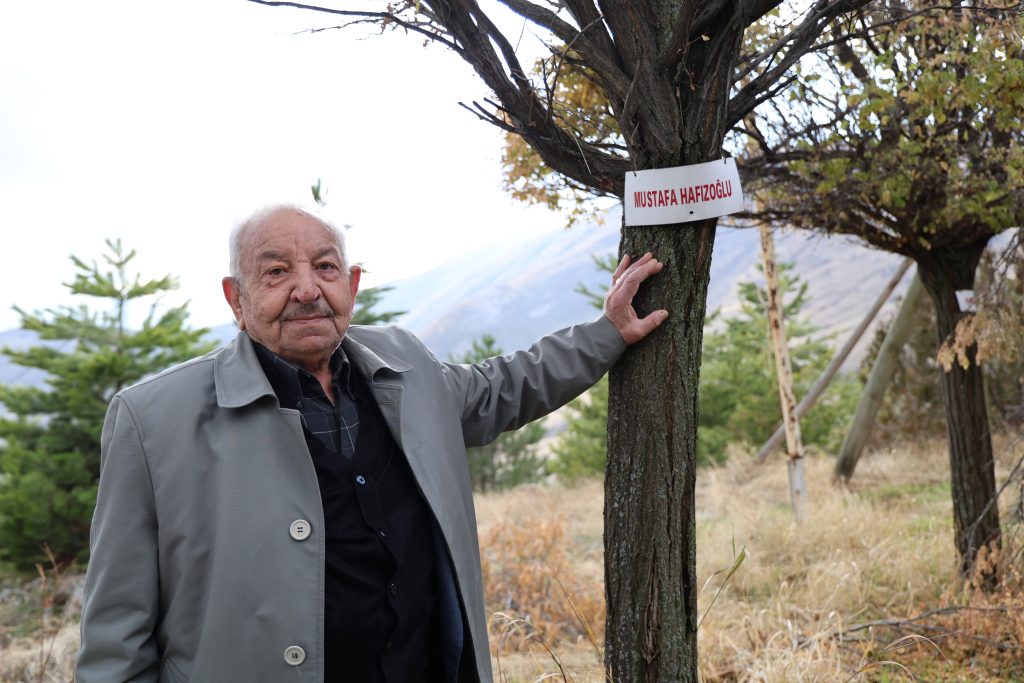 Sivas Çukurbelen Köyü'nde Bozkırı Yeşerten Dostluk: 20 Yılda 3 Bin Ağaçlık Bir Miras AW591706 08 | Gündem Sivas™ Haber