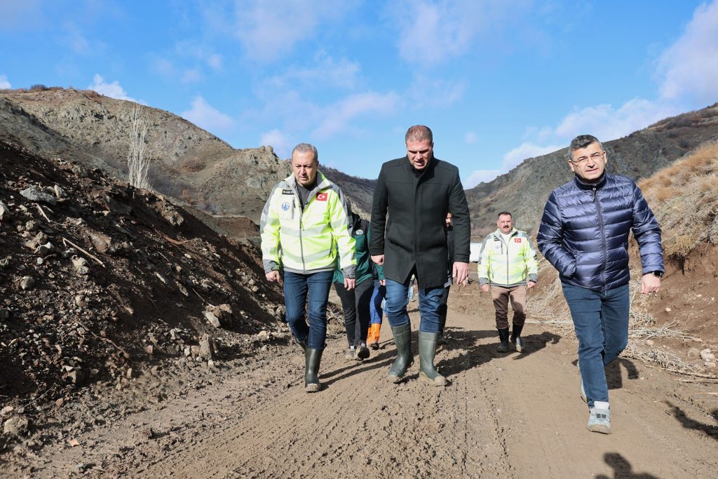İçme Suyu Sorununa Kalıcı Çözüm: Hafik Koç Regülatörü ve İsale Hattı Projesi Hız Kesmiyor AW591813 05 | Gündem Sivas™ Haber