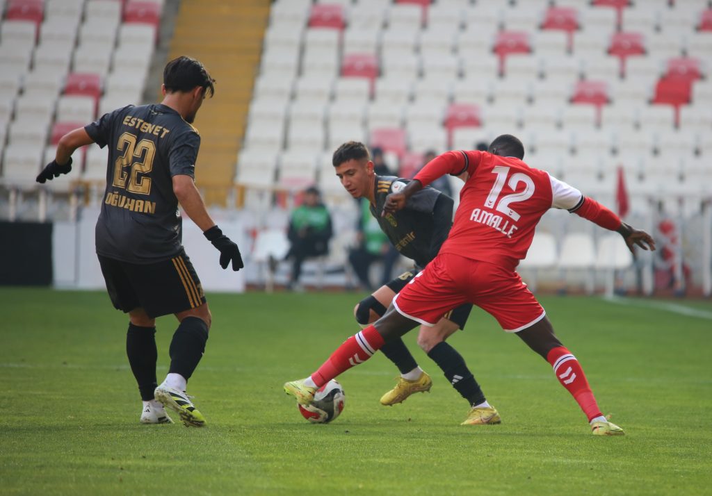 Ziraat Türkiye Kupası'nda Büyük Sürpriz: Özbelsan Sivasspor Kupaya Veda Etti! AW592057 05 | Gündem Sivas™ Haber