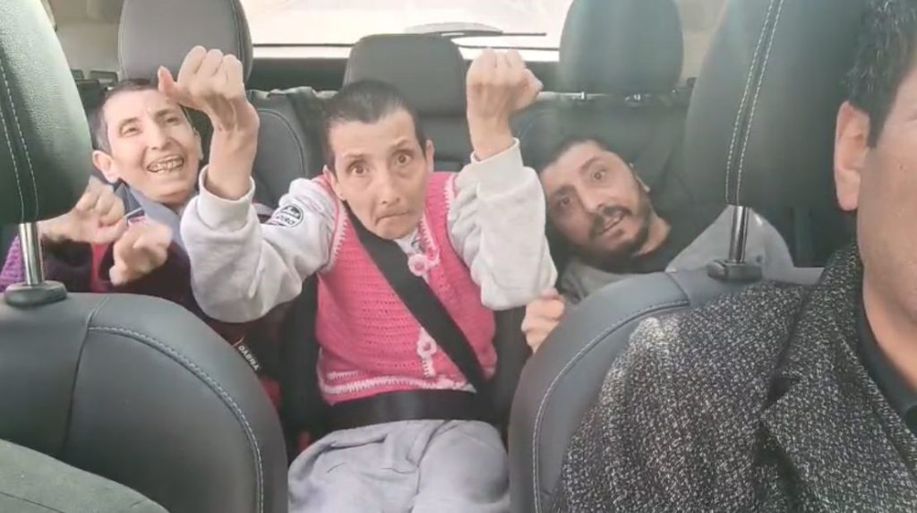 Sivas'ta Engelli Üç Kardeşin Togg Hayali Gerçek Oldu: Yürek Isıtan Mutluluk Sivas’ta Engelli Üç Kardeşin Togg Hayali Gerçek Oldu: Yürek Isıtan Mutluluk