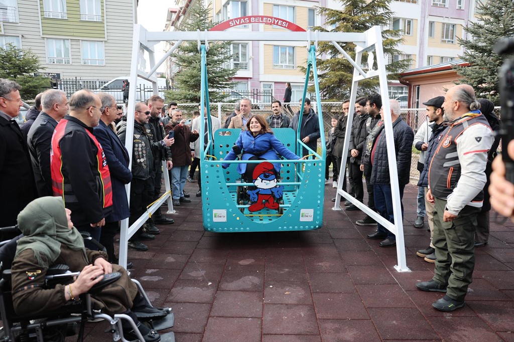 Sivas'a 8 Yeni Akülü Sandalye Şarj İstasyonu Geliyor! AW592202 05 | Gündem Sivas™ Haber