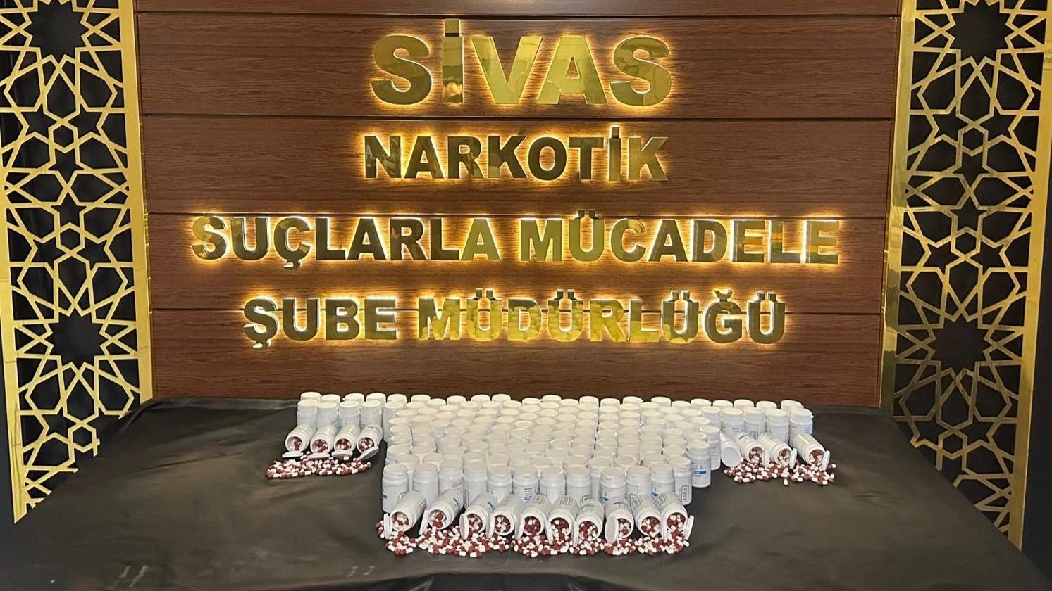 Sivas Narkotik Operasyonu: 8 Bin Sentetik Ecza Ele Geçirildi, 1 Kişi Tutuklandı AW592588 01 edited | Gündem Sivas™ Haber