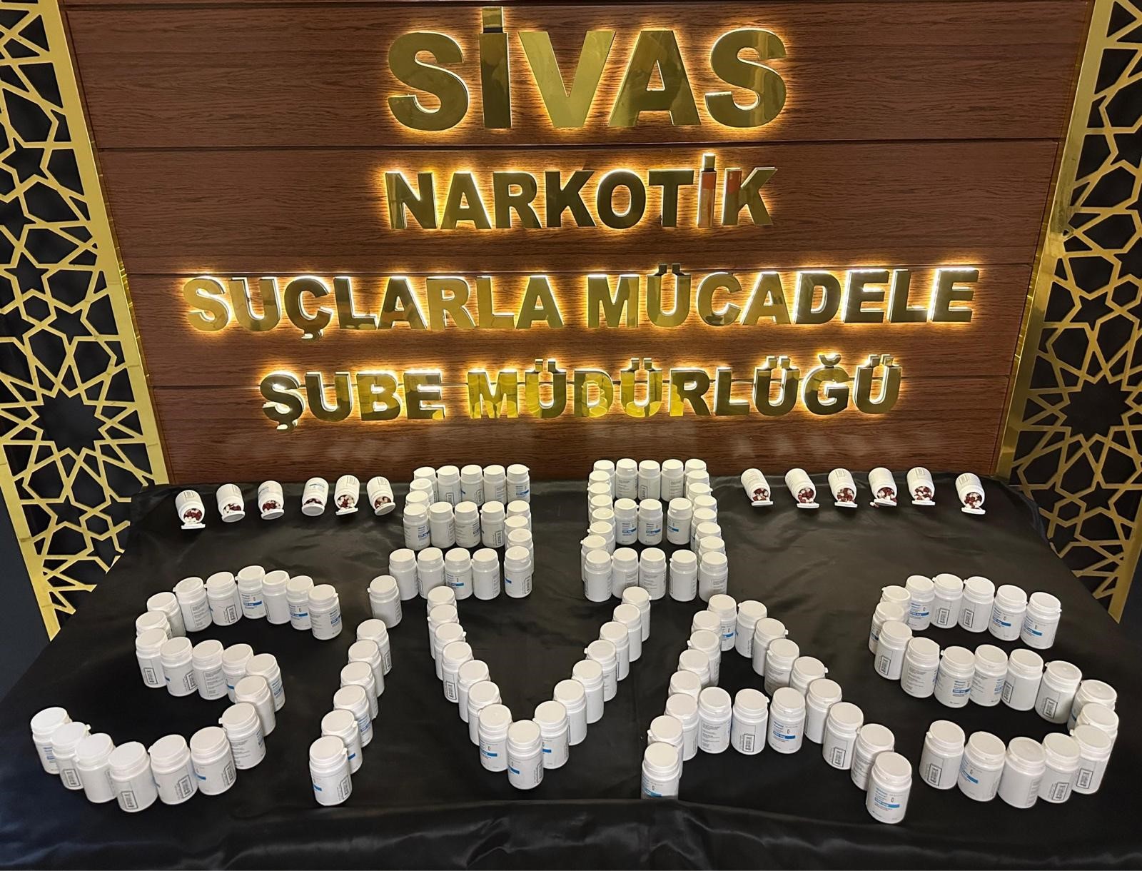 Sivas Narkotik Operasyonu: 8 Bin Sentetik Ecza Ele Geçirildi, 1 Kişi Tutuklandı
