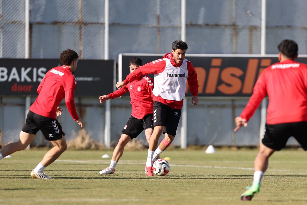 Trendyol 1. Lig: İstanbulspor - Özbelsan Sivasspor Maçı Hazırlıkları Başladı AW592859 03 | Gündem Sivas™ Haber