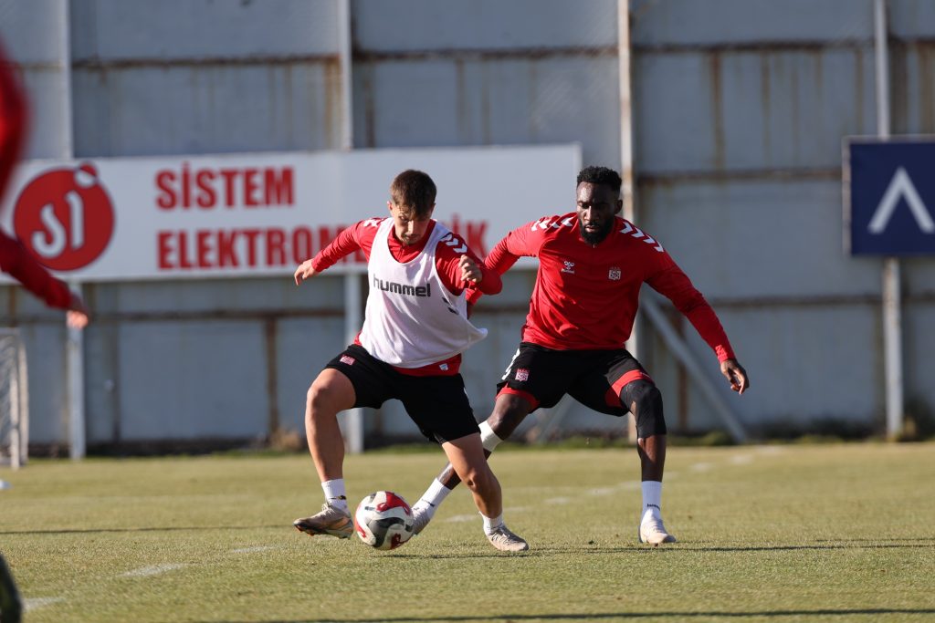 Trendyol 1. Lig: İstanbulspor - Özbelsan Sivasspor Maçı Hazırlıkları Başladı AW592859 04 | Gündem Sivas™ Haber