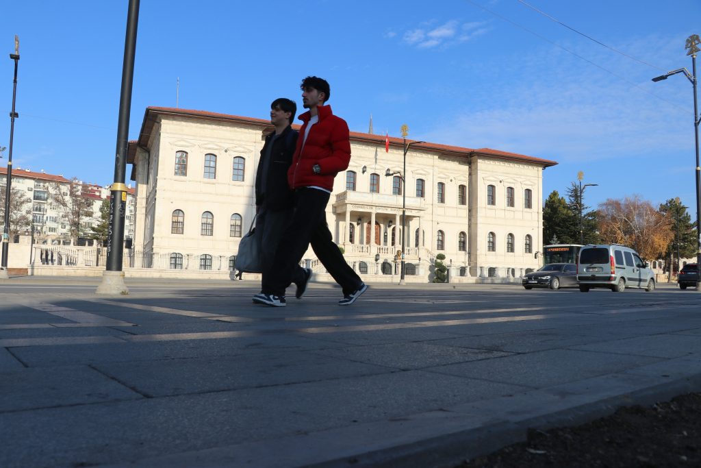 Kış Depresyonuna Dikkat: Uzman Psikologdan Mevsimsel Değişim Uyarısı Kış Depresyonuna Dikkat: Uzman Psikologdan Mevsimsel Değişim Uyarısı